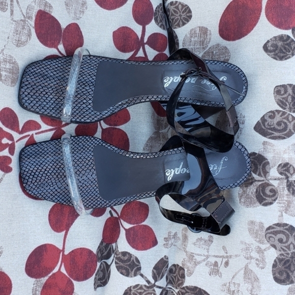 FREE PEOPLE NATAL HEEL - Picture 7 of 9